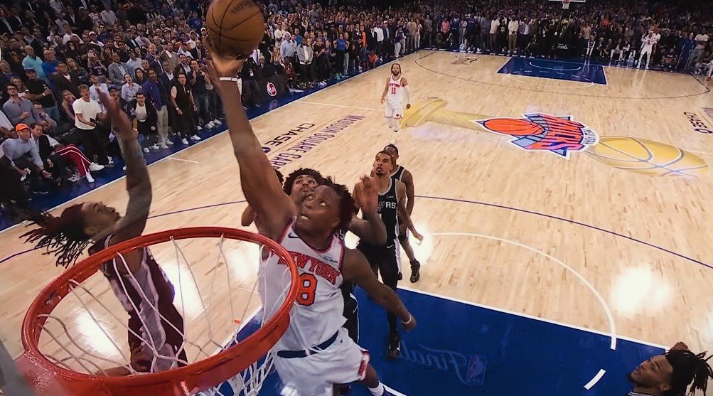 OG Anunoby encestando el punto decisivo